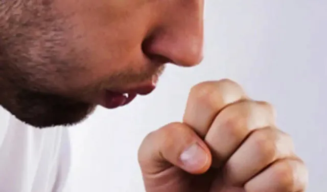 Kış aylarında artan inatçı öksürük uyarısı: “Basit bir üşütme olmayabilir”