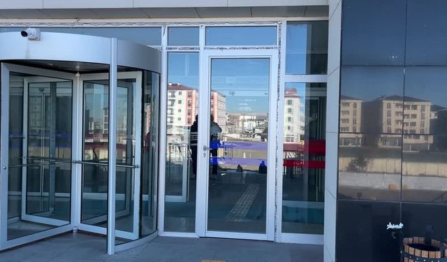 Kürt ve Arapları hedef aldığı iddia edilen akademisyen serbest bırakıldı