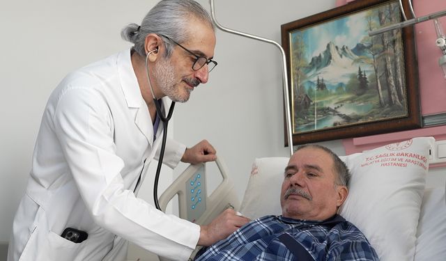 Malatya'da aort yırtığı kapalı yöntemle onarıldı