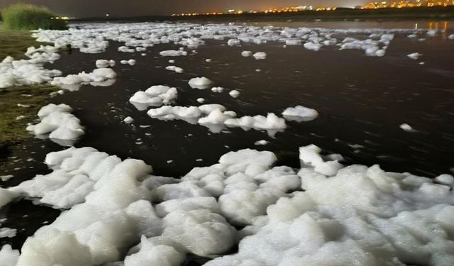 Dicle Nehri'ndeki köpüklenmeye DİSKİ'den açıklama