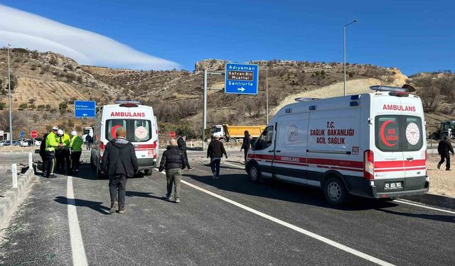 Adıyaman'da iki otomobil çarpıştı: 4 yaralı