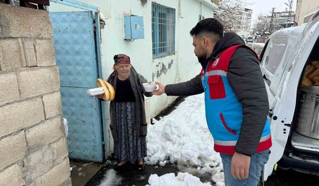 Araban'da 500 aileye sıcak yemek ulaştırıldı