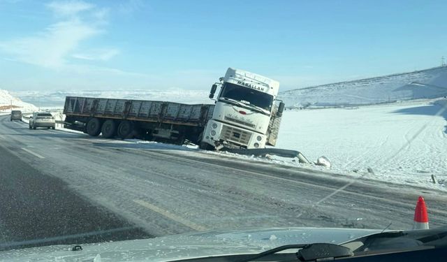 Batman-Hasankeyf yolunda zincirleme kaza