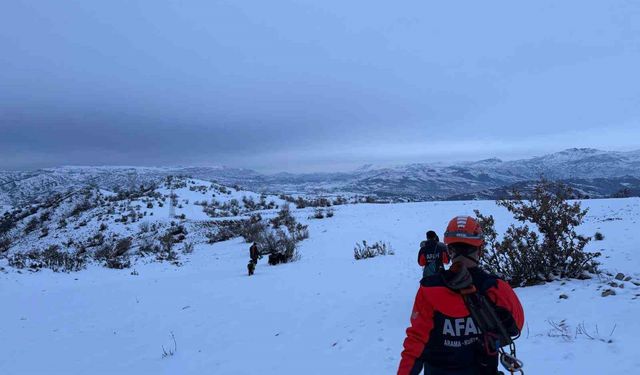 Siirt’te 3 gün süren bekleyiş sona erdi: Çoban ve keçileri kurtarıldı