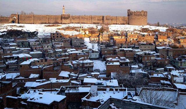 Diyarbakır'ı çevreleyen illerde eğitime 1 gün ara verildi