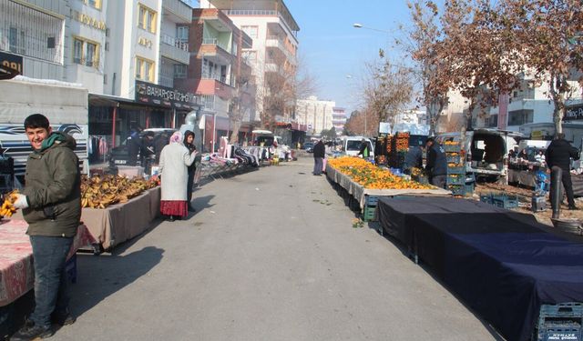 Dondurucu soğuk semt pazarlarını vurdu