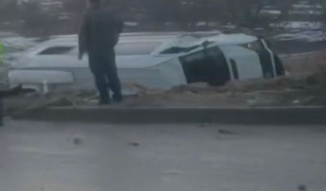 Gaziantep'te işçi servisi şarampole devrildi: 10 yaralı