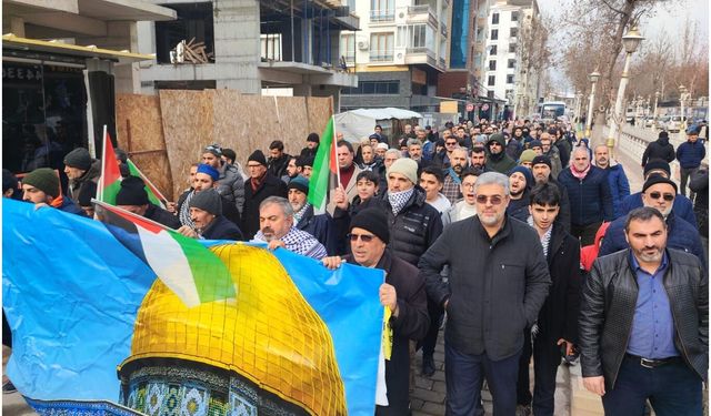 Malatya'da “Gündemimiz Kudüs olsun” yürüyüşü