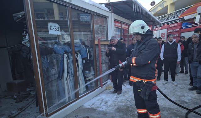 Malatya'da konteyner iş yerinde yangın