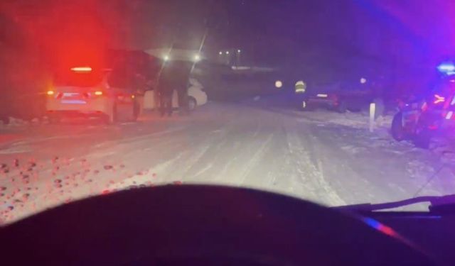 Mardin’de kar ve tipi ulaşımı durdurdu