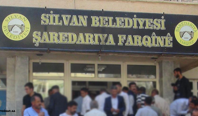 Silvan Belediyesi'nde 4 memurun sözleşmesi feshedildi