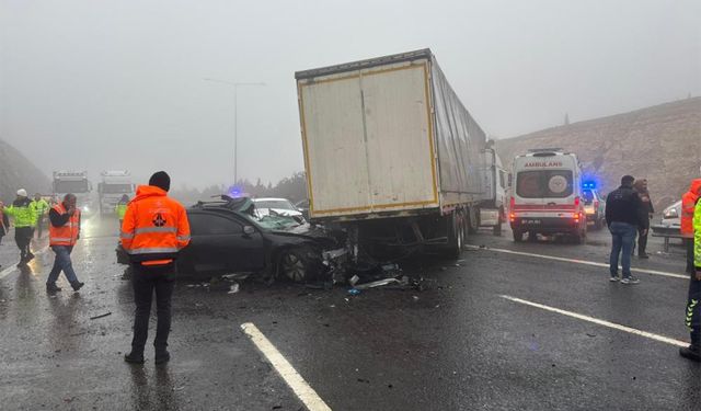 Gaziantep’te sis zincirleme kazaya neden oldu: 2 ölü, çok sayıda yaralı