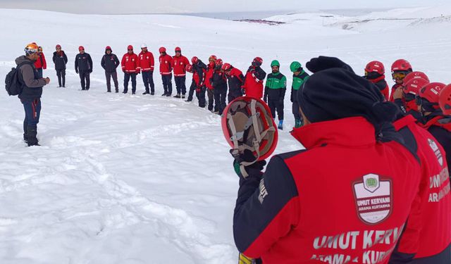 Umut Kervanı Arama Kurtarma Ekibi çığ tatbikatına katıldı