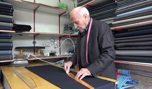 Adıyaman'da şalvar ustası mesleğini yaşatmaya çalışıyor