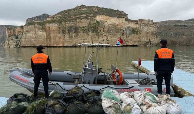 Ağ ile avlanma yasağına uymayan 2 şahıs yakalandı