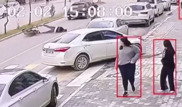 Devrilen motosiklet sürücüsü metrelerce sürüklendi