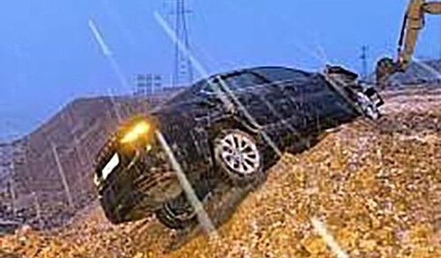 Siirt’te otomobil yol kenarına savruldu: 1 yaralı