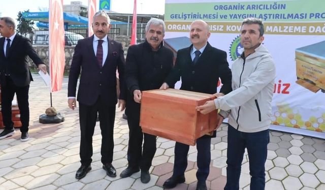 Adıyaman’da arıcılara kovan ve ekipman desteği