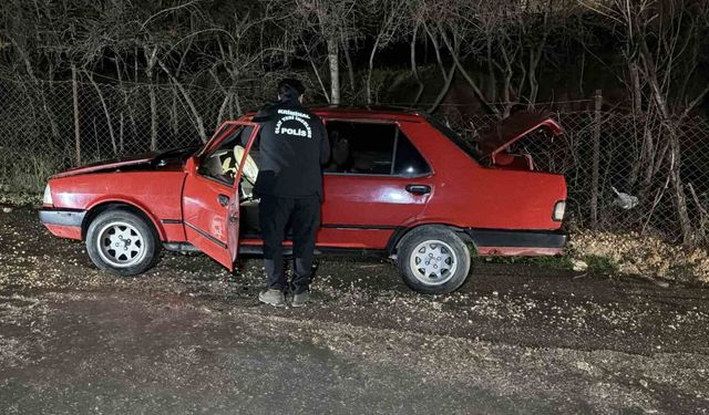 Park halindeki otomobil kundaklandı