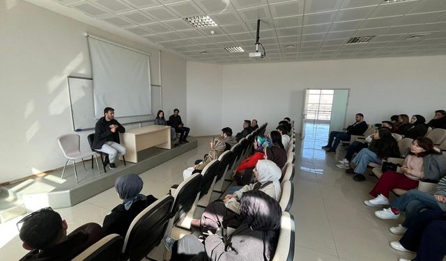 Batman'da üniversite öğrencilerine Erasmus+ eğitimi verildi