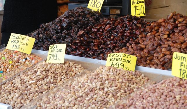 Bayram öncesi kuruyemiş satışları gramaja düştü: 'Çerez parası' lafı, tarihe karıştı!