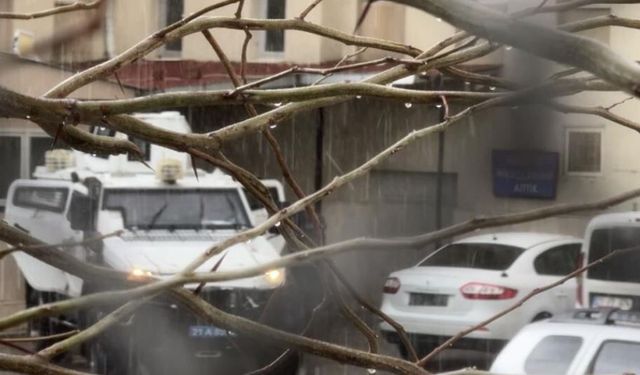 Diyarbakır'da 1 kişiyi öldürüp 1 kişiyi ağır yaralayan şahıs tutuklandı