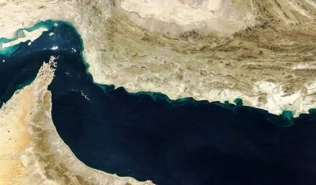 Dünya ekonomisine Hürmüz Boğazı'ndan benzin şoku