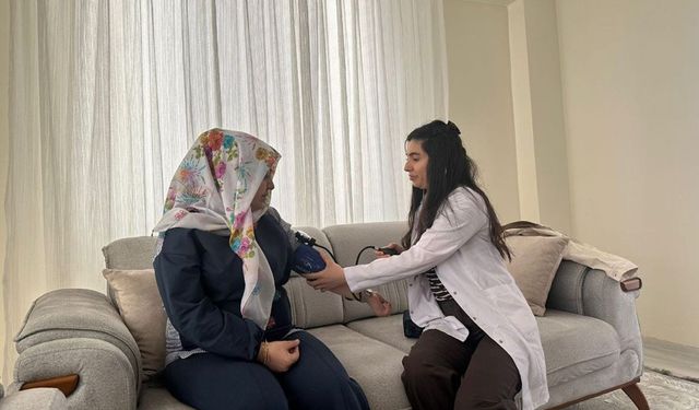 “Her gebeye bir ebe” uygulamasıyla anne adaylarına yakın takip