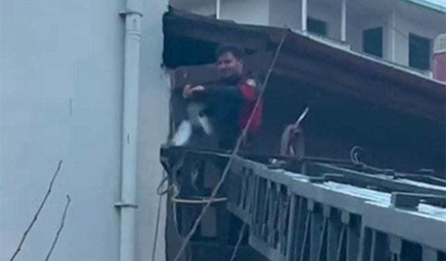 Diyarbakır’da ipe takılan güvercin itfaiye tarafından kurtarıldı