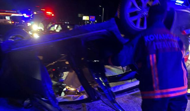 İki otomobil çarpıştı: 7 yaralı