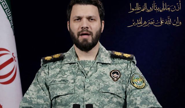 İran: ABD askerleri körfezdeki köpekbalıklarına yem olacak