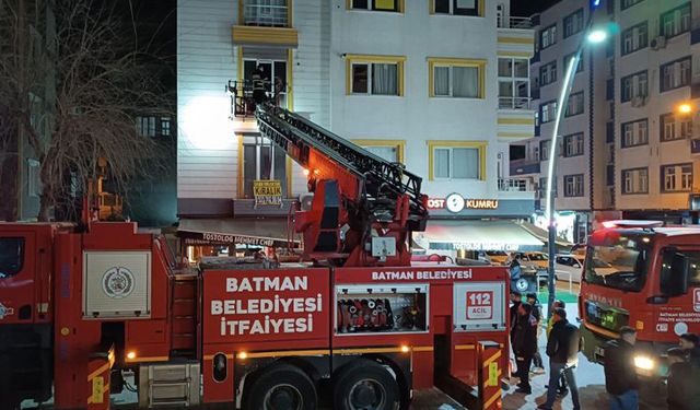 Batman'da 7 katlı binada korkutan yangın