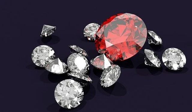 Karat nedir? Değerli taşlarda nasıl belirlenir?