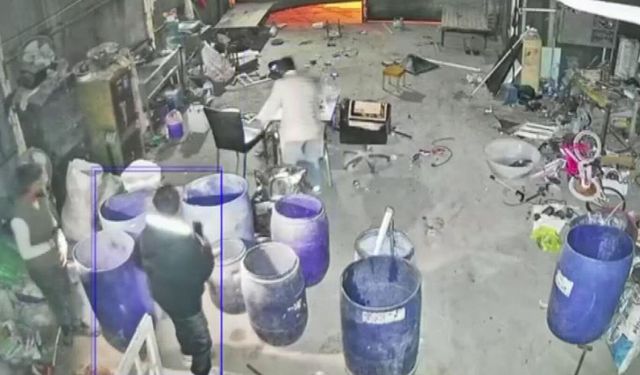 Hırsızların hedefi olan hurdacı defalarca soyuldu