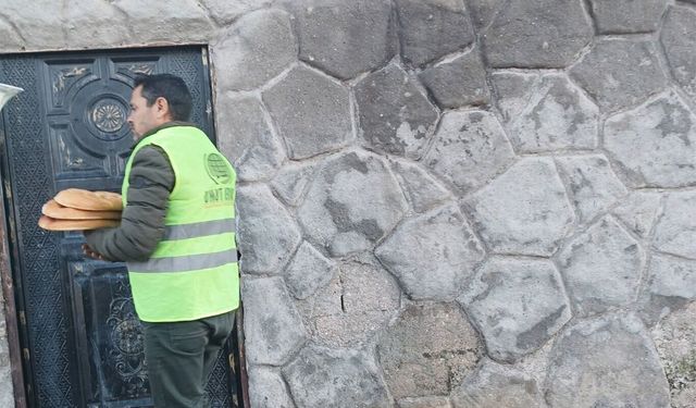 Şanlıurfa'da ihtiyaç sahiplerine her gün Ramazan pidesi ulaştırılıyor
