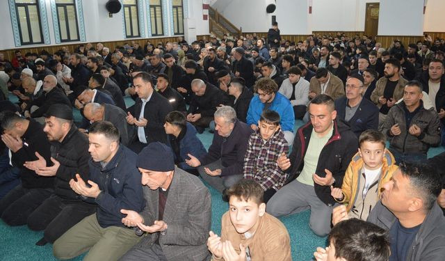 Siirt'te bayram namazı eda edildi