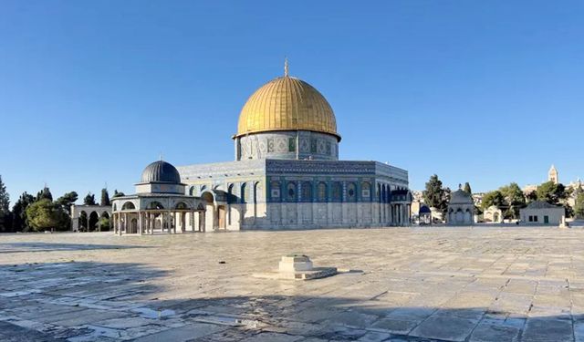 Siyonist rejim Mescid-i Aksa'da cuma namazını yasakladı