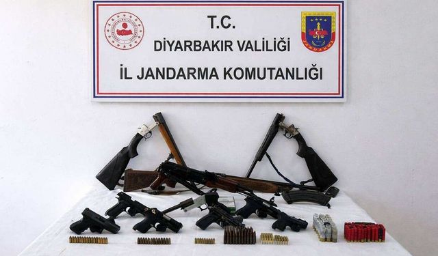 Diyarbakır'da çok sayıda silah ve mühimmat ele geçirildi