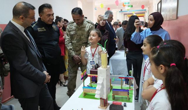 Cizre'de Bilim Fuarı yoğun ilgi gördü