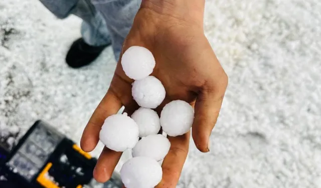Gaziantep'te ceviz büyüklüğünde dolu yağdı