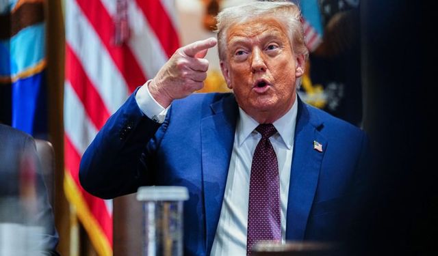 ABD'yi sarsan olay! Trump apar topar salondan çıkarıldı