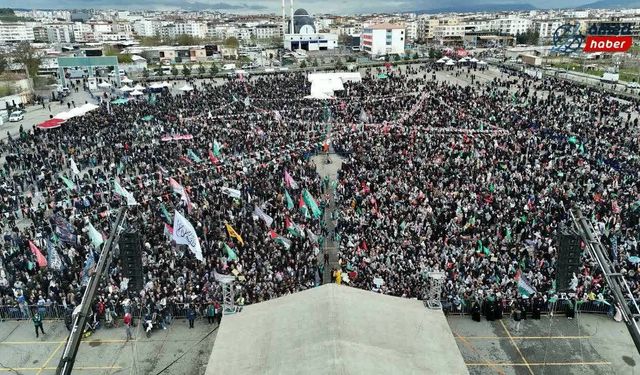 Batman'da düzenlenen Mevlid-i Nebi programına yoğun katılım