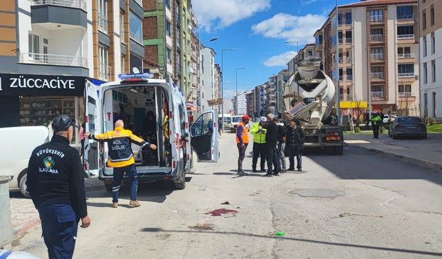 Malatya'da beton mikserinin çarptığı kadın ağır yaralandı
