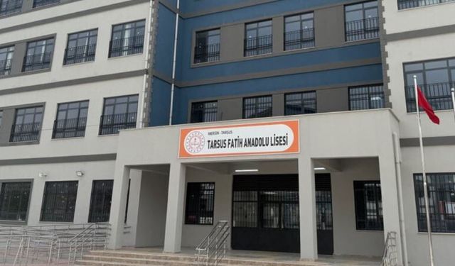 Mersin'de lisede silah paniği: Öğrenci tabancayla yakalandı