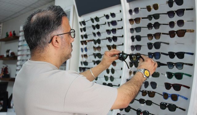 Optisyenler: Göz sağlığında en büyük hata yanlış gözlük seçimi