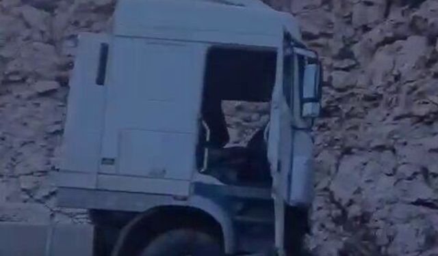 Siirt-Batman kara yolunda tır kazası