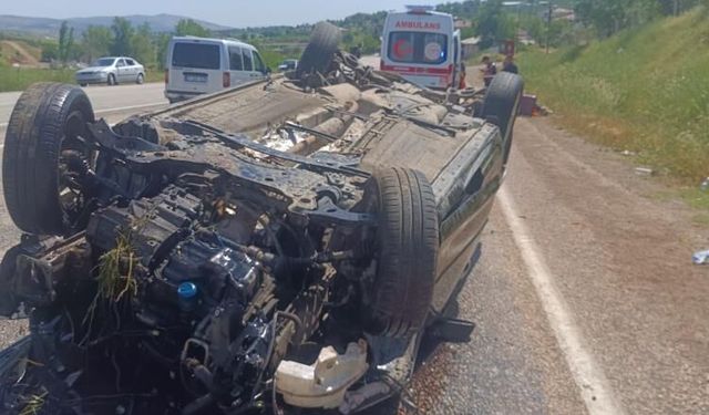 Adıyaman’da otomobil takla attı: 2 yaralı
