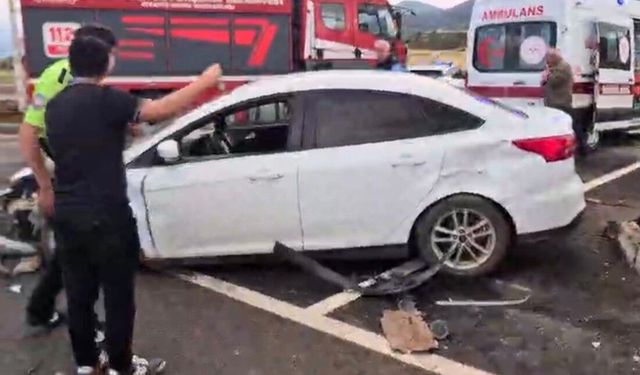Gaziantep'te iki otomobil çarpıştı: 6 yaralı