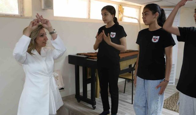 İşaret diliyle yürekten beste: 'Sizi Ruhumla Duyabilirim'