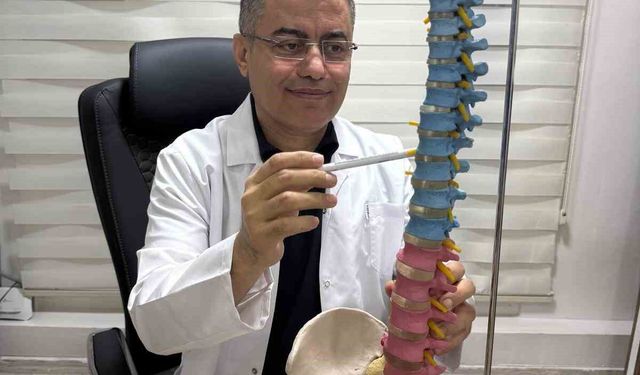 Prof. Dr. Koca "Manuel Terapi" ile ameliyatsız tedaviyi anlattı